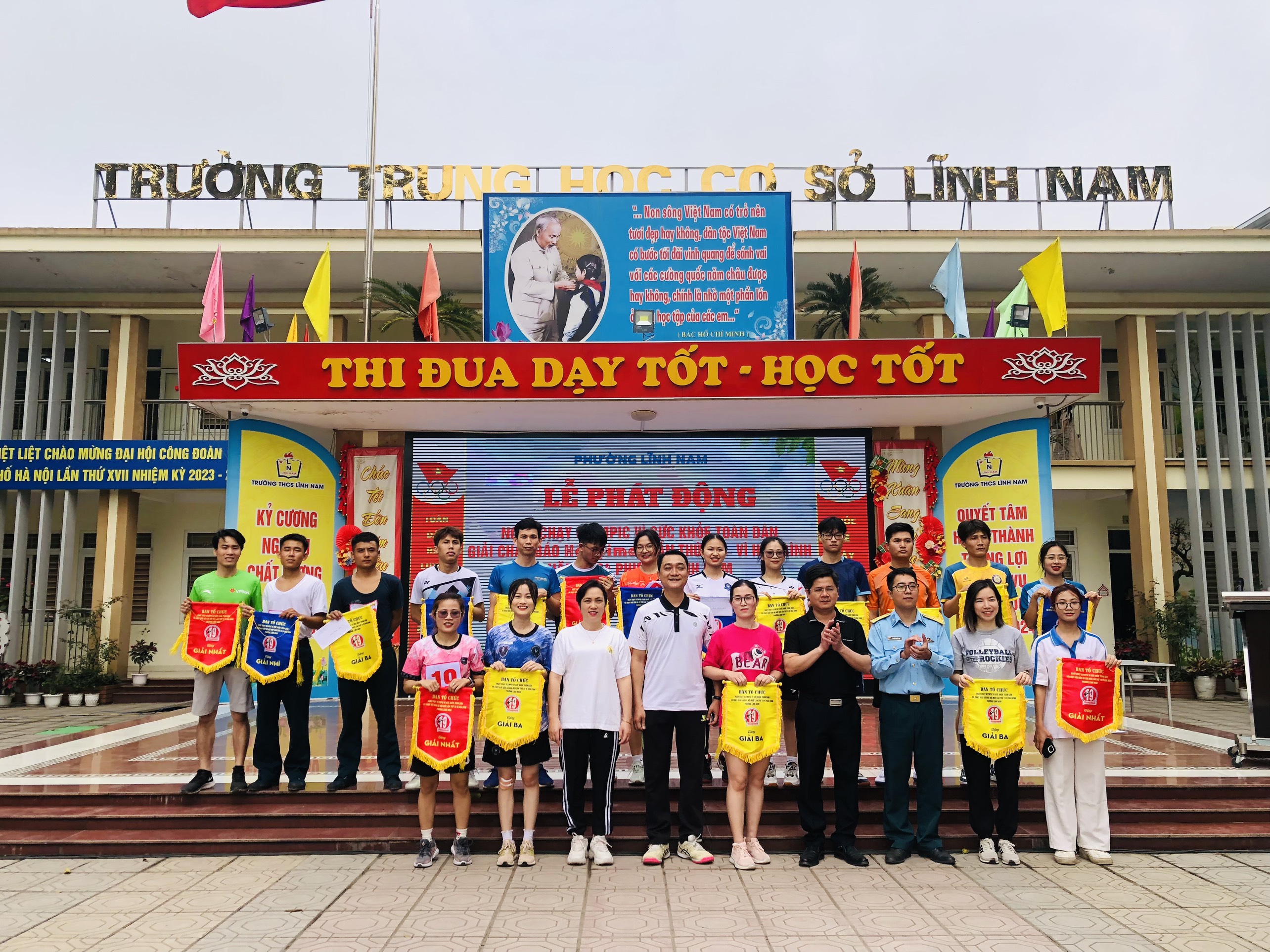 Phường Lĩnh Nam tổ chức Lễ phát động Ngày chạy Olympic vì sức khỏe toàn dân, khai mạc giải chạy báo Hà Nội mới lần thứ 19 vì hòa bình năm 2024. 